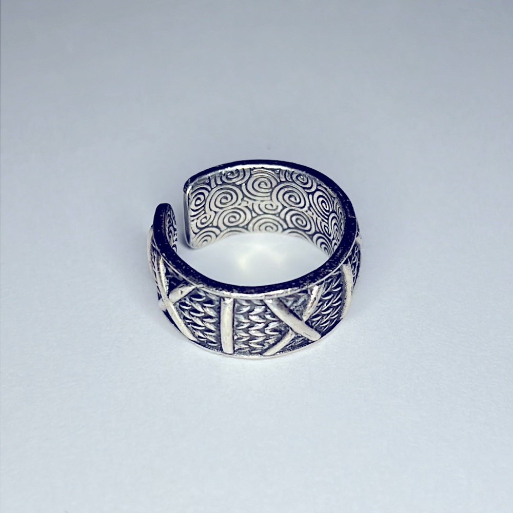 Odozzo Adjustable Silver Ring